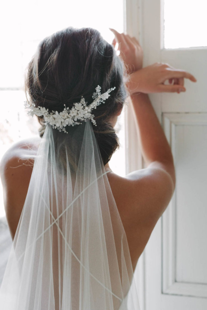 24 gorgeous messy wedding updos - TANIA MARAS | bridal headpieces ...