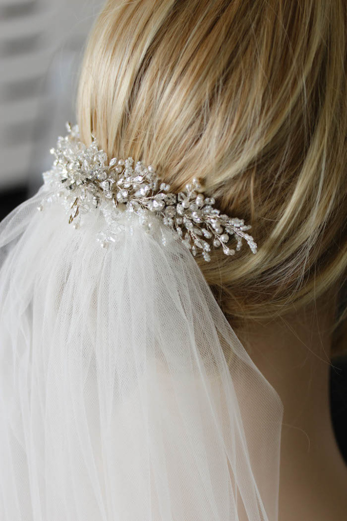 Refined Classics | A delicate silver wedding hair comb for Lena - TANIA