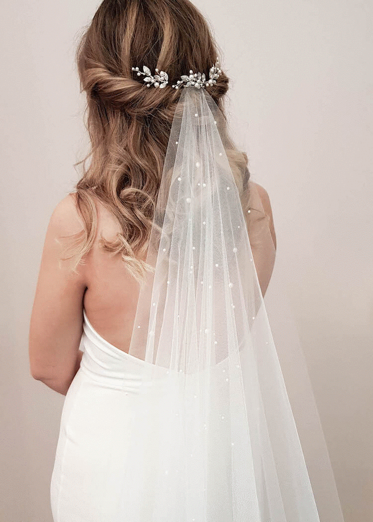Wedding Veil Comb Pearl Hair Comb Hair Vine Wedding Veil and -  UK   Bride hairstyles, Bridal hair accessories with veil, Bridal hair headpiece