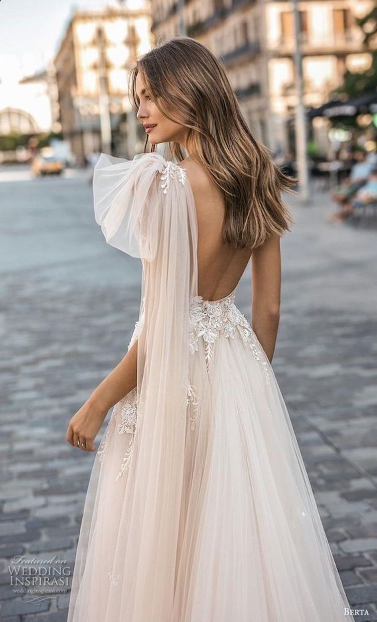 Top 5 hairstyles for a one shoulder wedding dress