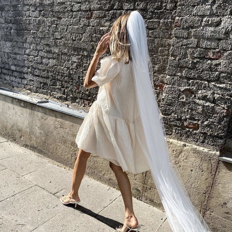 Your Guide To Styling A Short Wedding Dress With A Veil 21 TANIA 