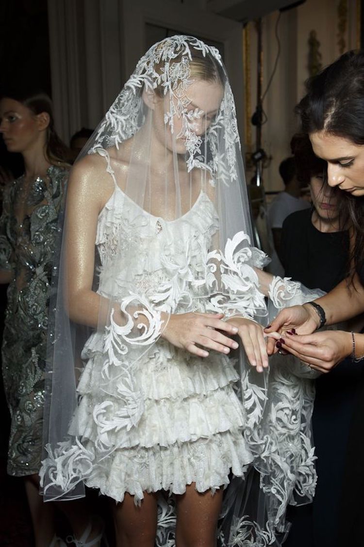 The Perfect Veil for a Short Wedding Dress