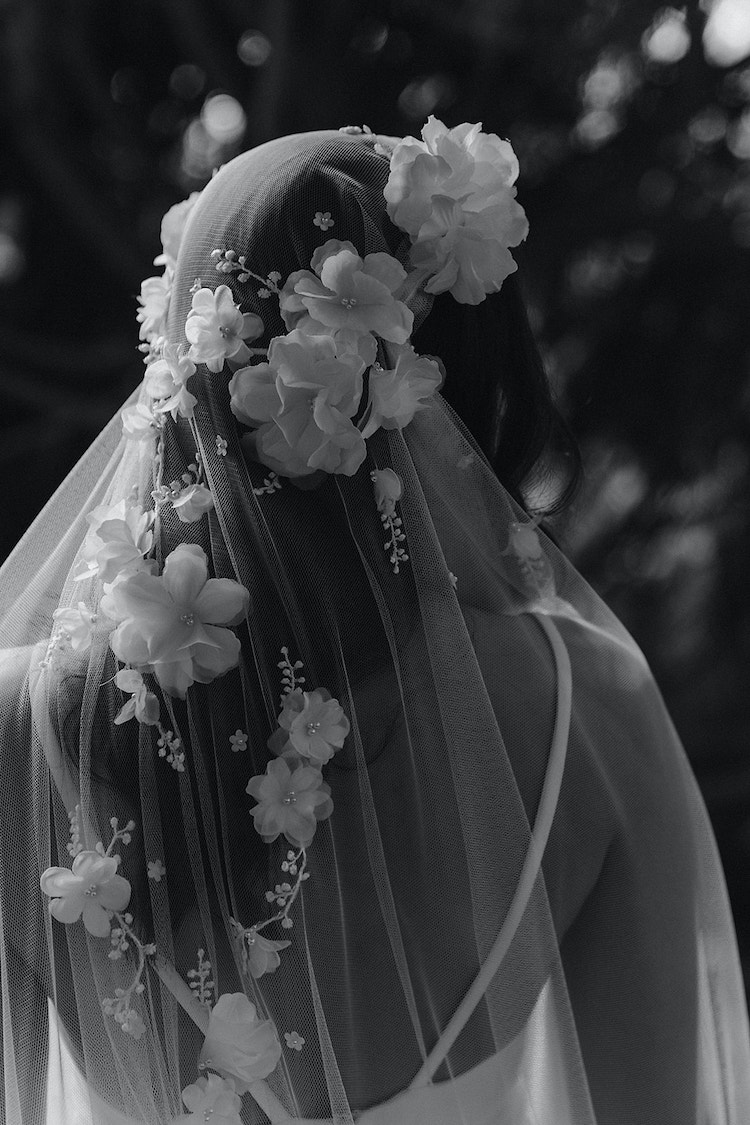 Bella 3D Flowers blusher veil in Ivory –