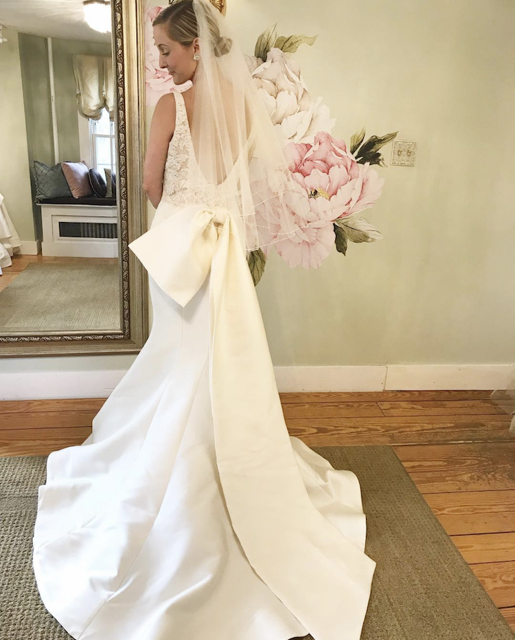 Wedding dress with bow and bridal veil 2 - TANIA MARAS