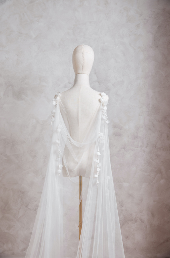 Bridal capes to elevate your wedding dress - TANIA MARAS | bridal ...