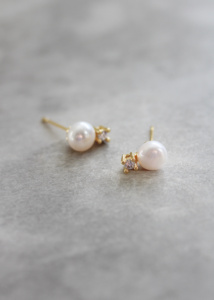 Beaumont Pearl Stud Earrings 6