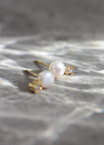 Beaumont Pearl Stud Earrings 7