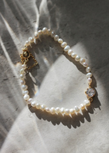 Hera Crystal Pearl Bracelet 4