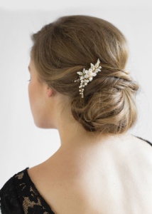 Aries Pearl Bridal Hair Comb 1.jpg