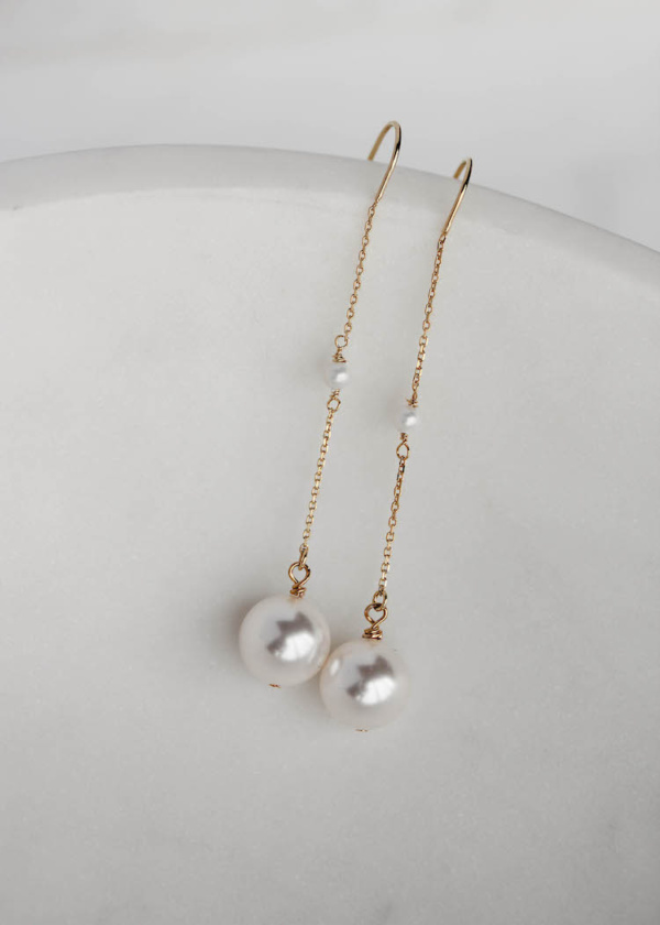 Cecile Minimal Pearl Earrings 6.jpg