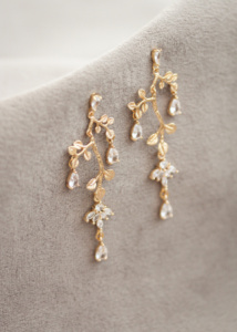 Cedarwood Crystal Bridal Earrings 5.jpg