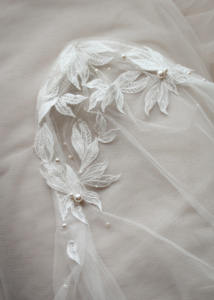 Lady Laurel Juliet Cap Veil 11.jpg