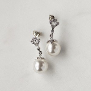 Monte Pearl Earrings.jpg