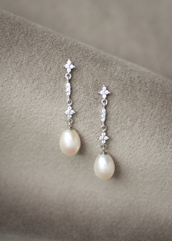 Montpellier Pearl Bridal Earrings 1.jpg