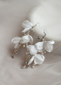 Mornington Bridal Earrings 14.jpg