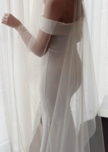 Nadia Long Pearl Bridal Veil 11.jpg