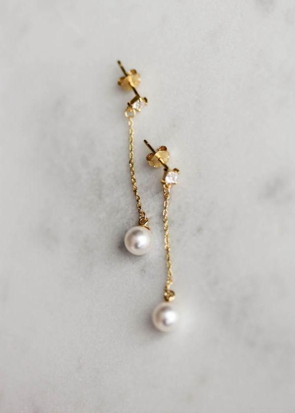 Pablo Minimal Pearl Earrings 3.jpg