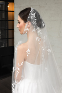 WILD WILLOWS lace wedding veil