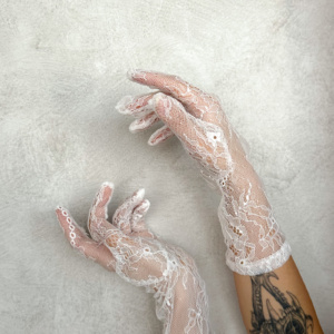 Gigi Lace Wedding Gloves 1