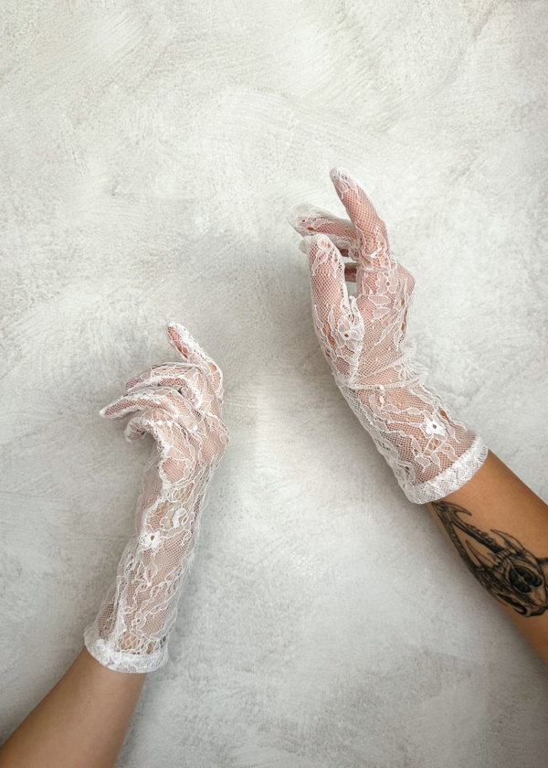 Gigi Lace Wedding Gloves 2