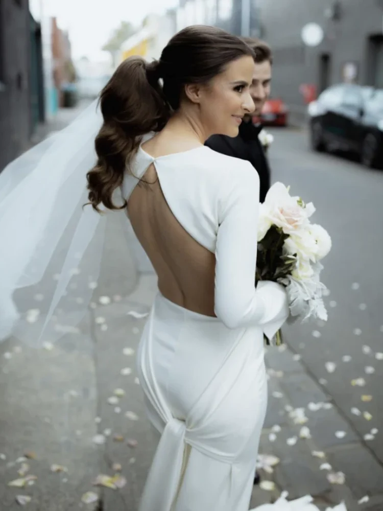 2 Bride Ambar Wears The Audrey Veil At 300cm 3 819x1024