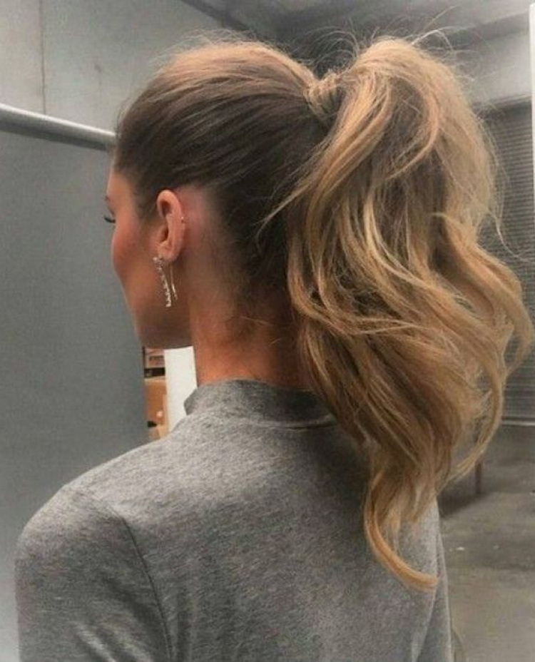 2018 Wedding Hair Trends Plump Pony Tail