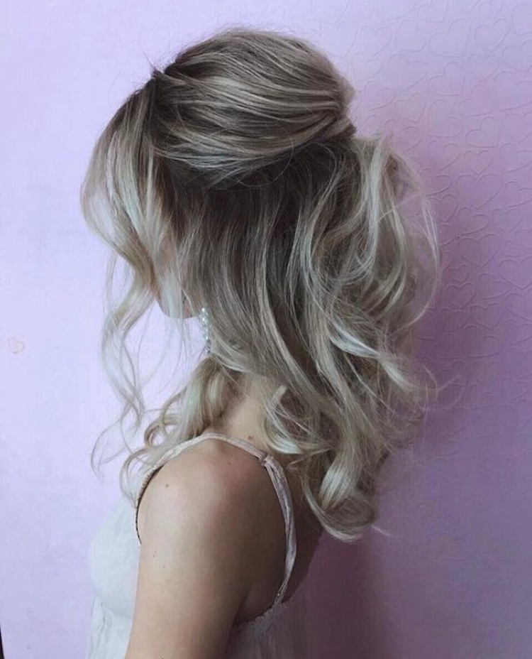 37 Beautiful Half Up Half Down Hairstyles Half Up Pony 3