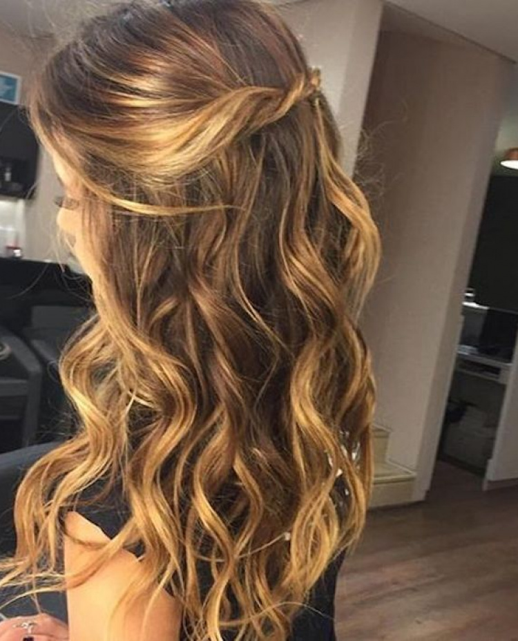 37 Beautiful Half Up Half Down Hairstyles Twisted Hair 8