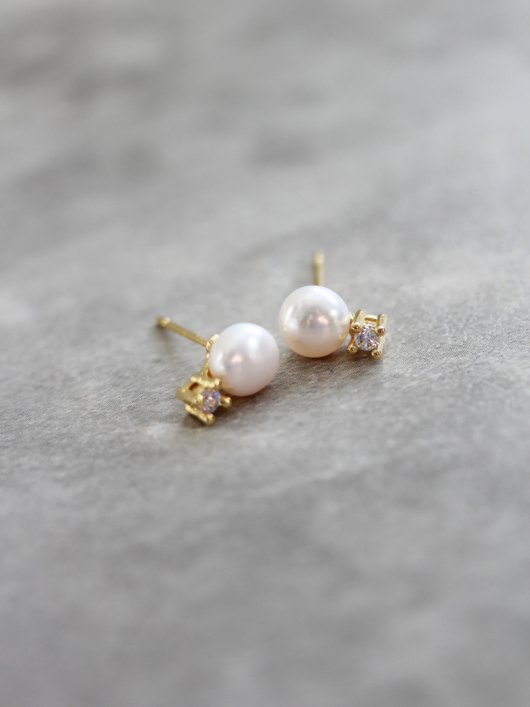 Beaumont Pearl Stud Earrings 1