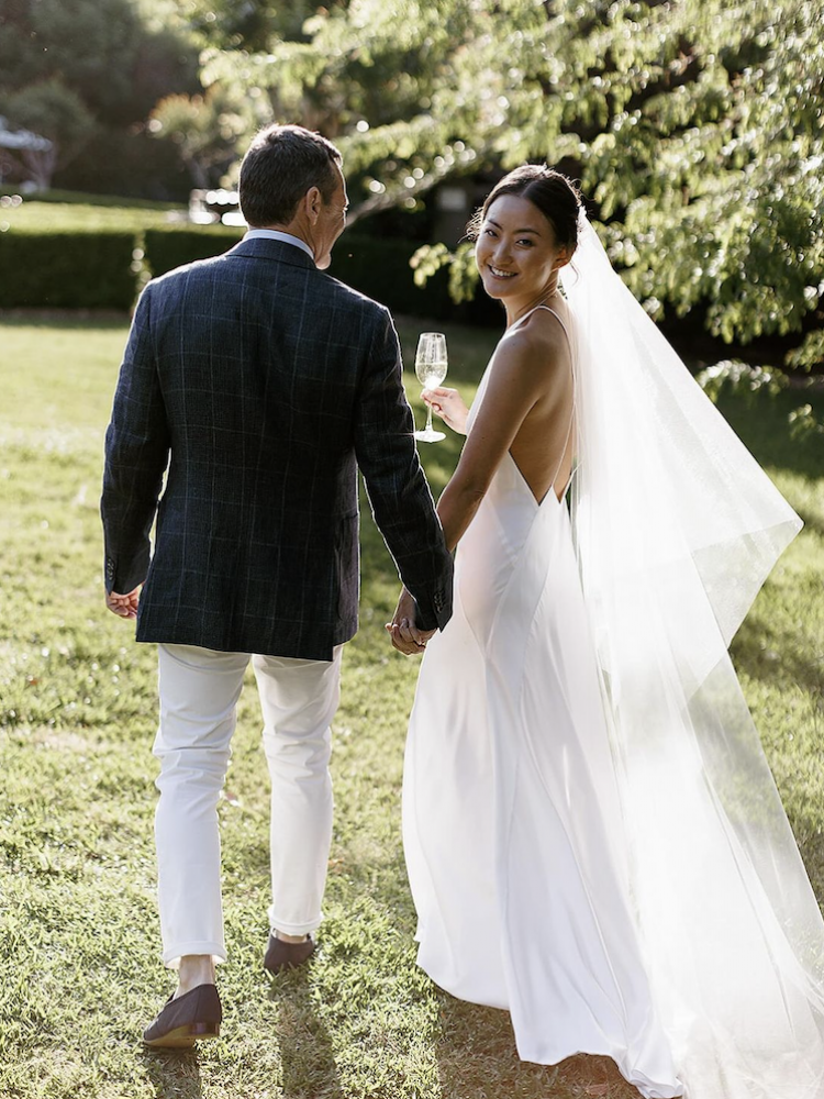 Bride Emma Wears Rosa Hair Pins + Mira Veil 4