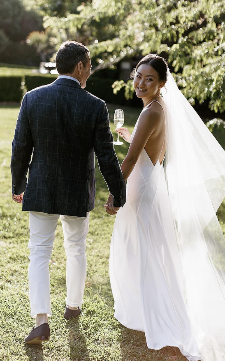 Bride Emma Wears Rosa Hair Pins + Mira Veil 4