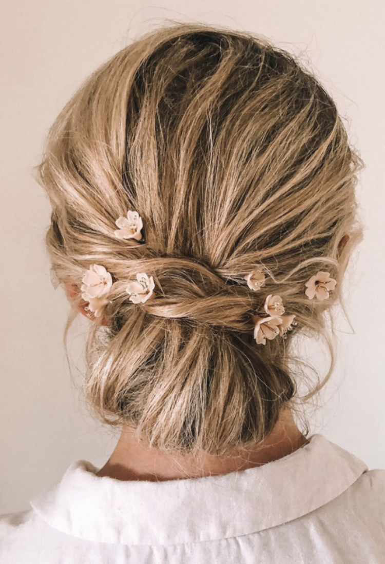 Bride Hannah Wears The Whisper Hair Pins