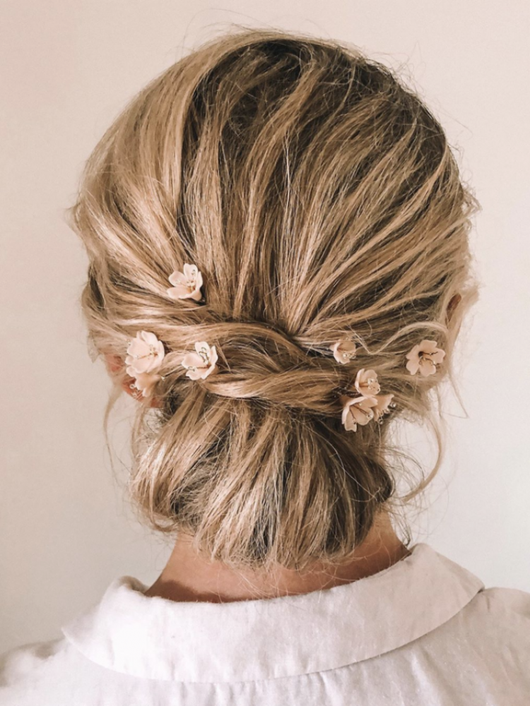 Bride Hannah Wears The Whisper Hair Pins