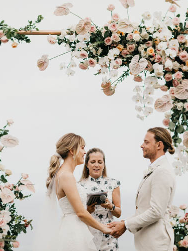 Bride Melanie Wearing Bordeaux Veil (11)