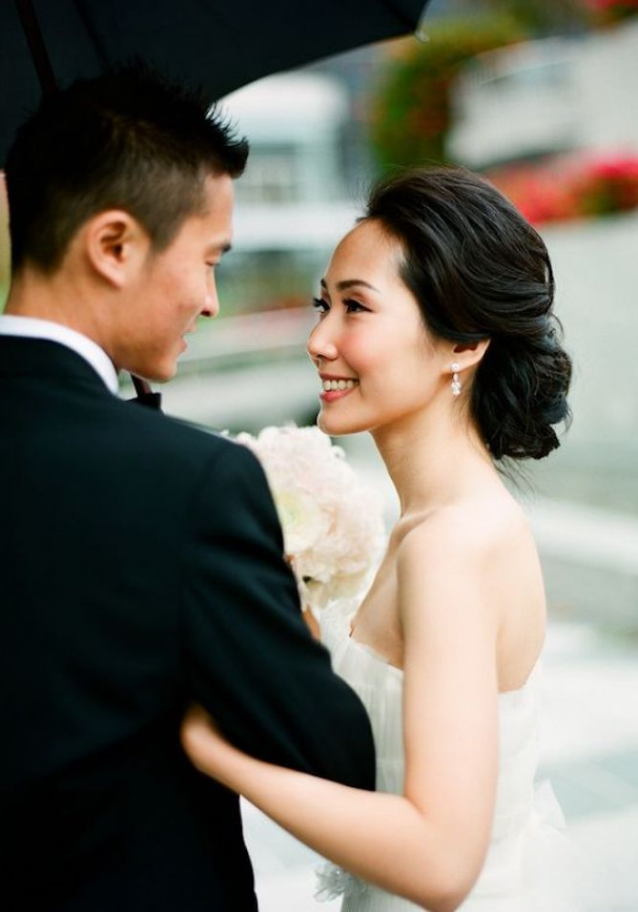 Easy Updos Simple And Stunning Wedding Hairstyles You'll Love 16