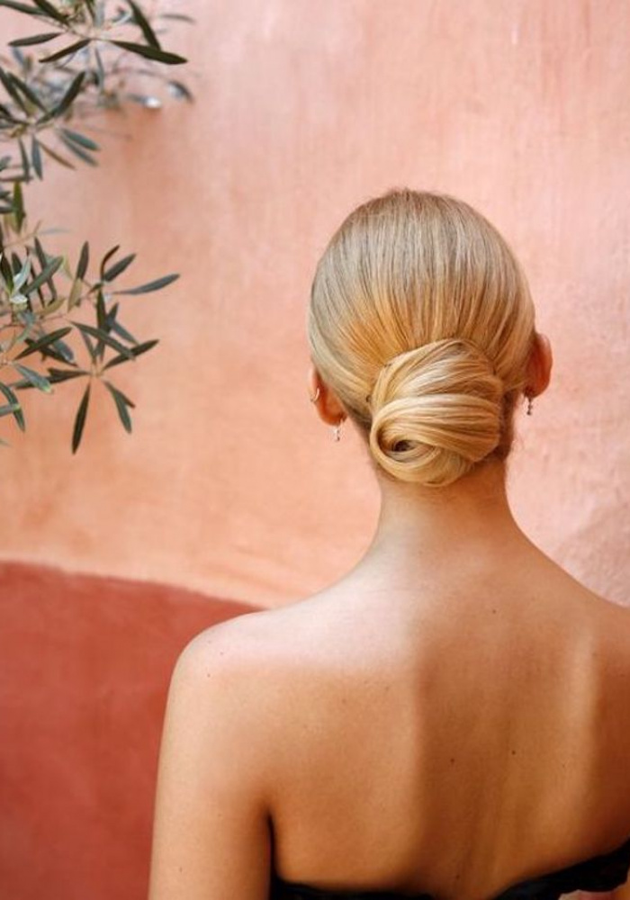 Easy Updos Simple And Stunning Wedding Hairstyles You'll Love 4