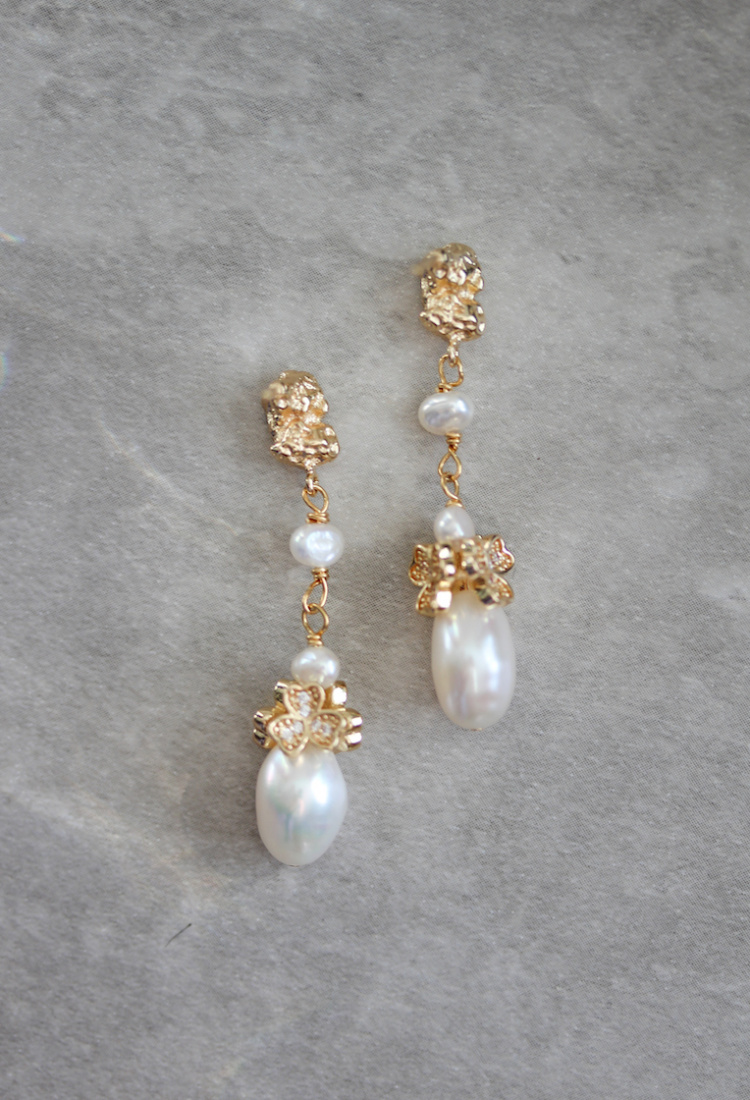 Galia Pearl Bridal Earrings 1