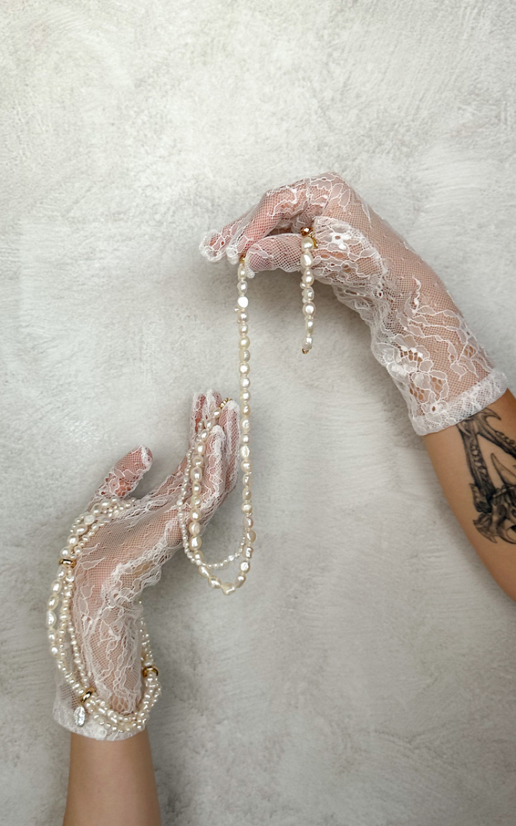 Gigi Lace Wedding Gloves 3