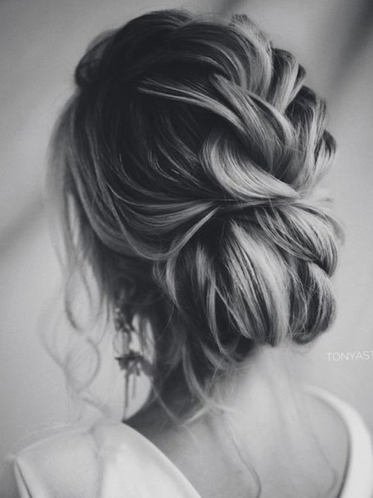 Gorgeous Messy Wedding Updos 14