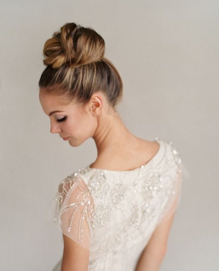 High Bridal Buns For Wedding Veils 2