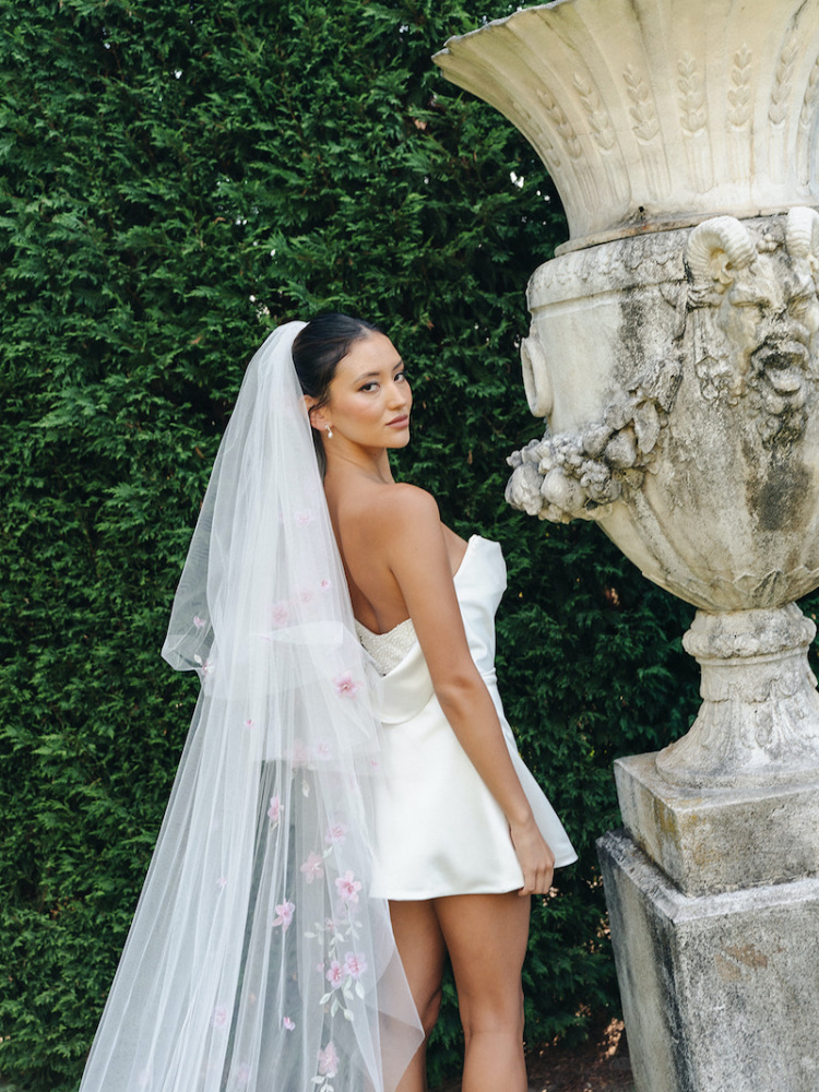 How to accessorise a short wedding dress with a long veil 5