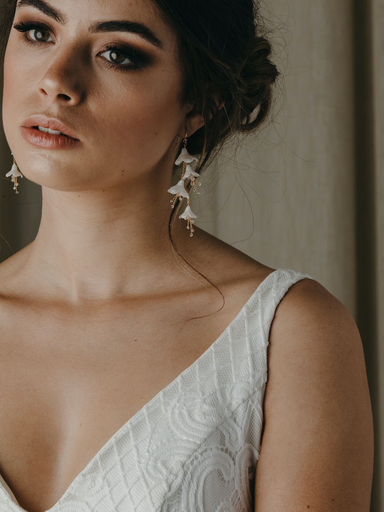 How To Choose Bridal Earrings To Suit Your Neckline 1