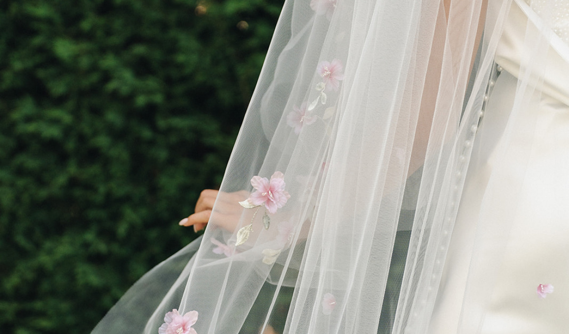 How to incorporate pink wedding accessories into your bridal look