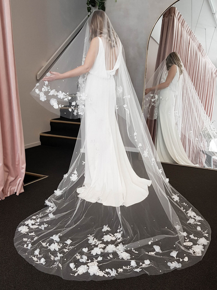 How To Style A Dramatic Wedding Veil Athena Wedding Veil