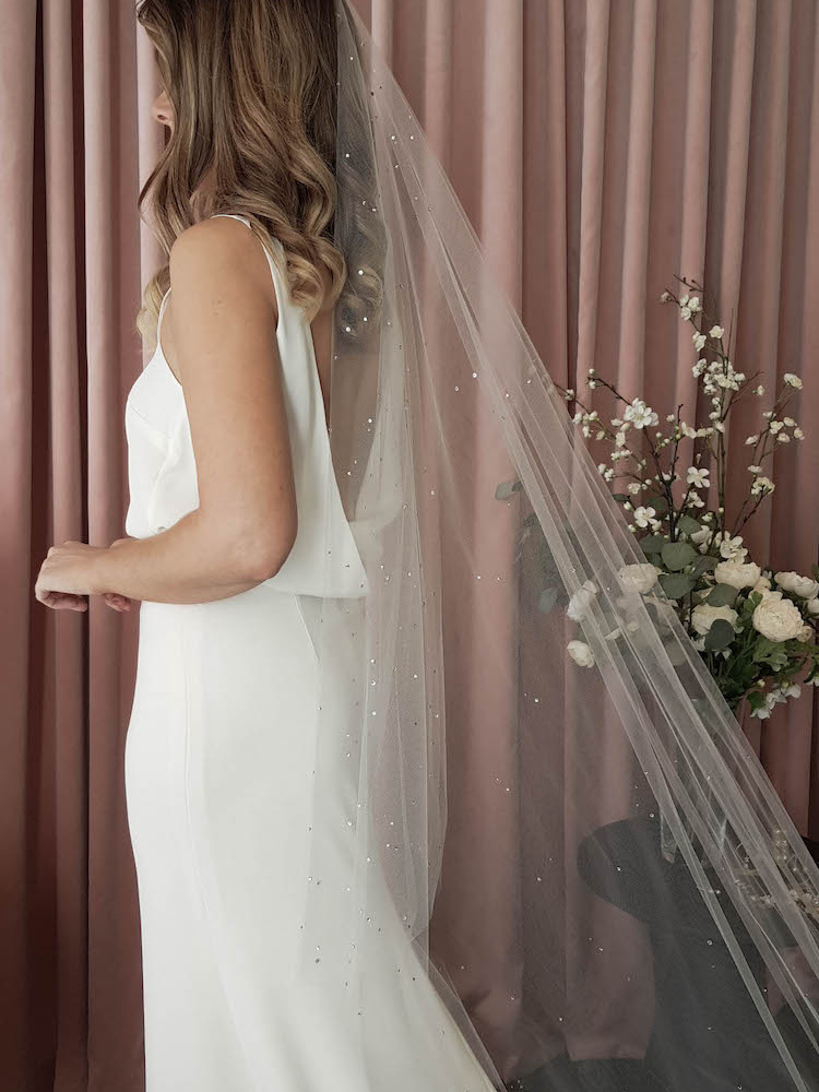 How To Style A Dramatic Wedding Veil Dewberry Wedding Veil