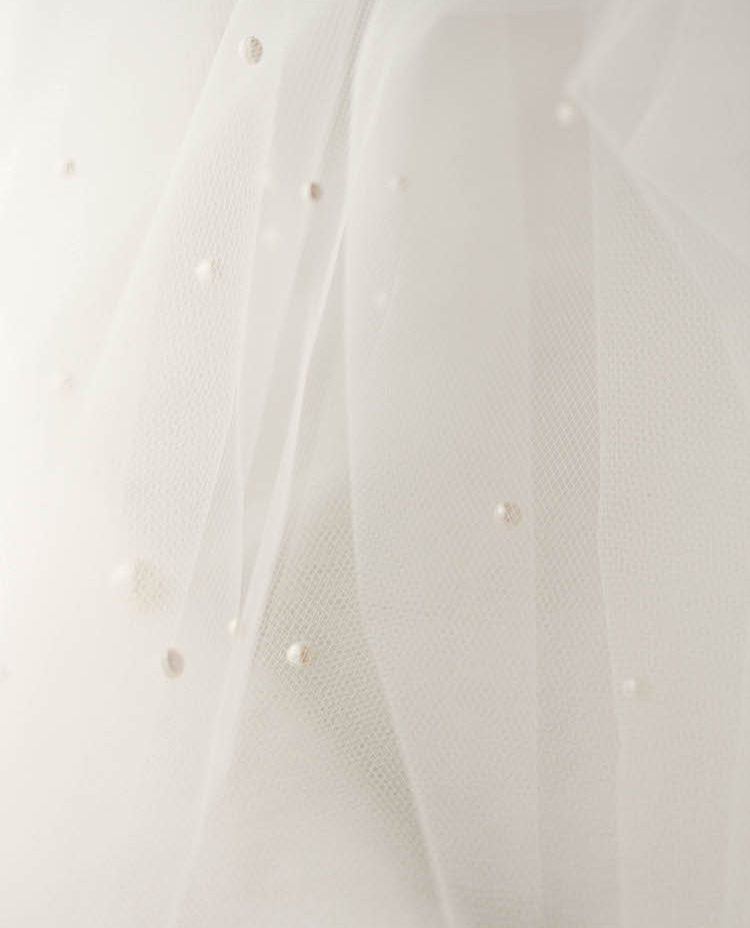 Lumiere Fingertip Veil With Pearls 3.jpg