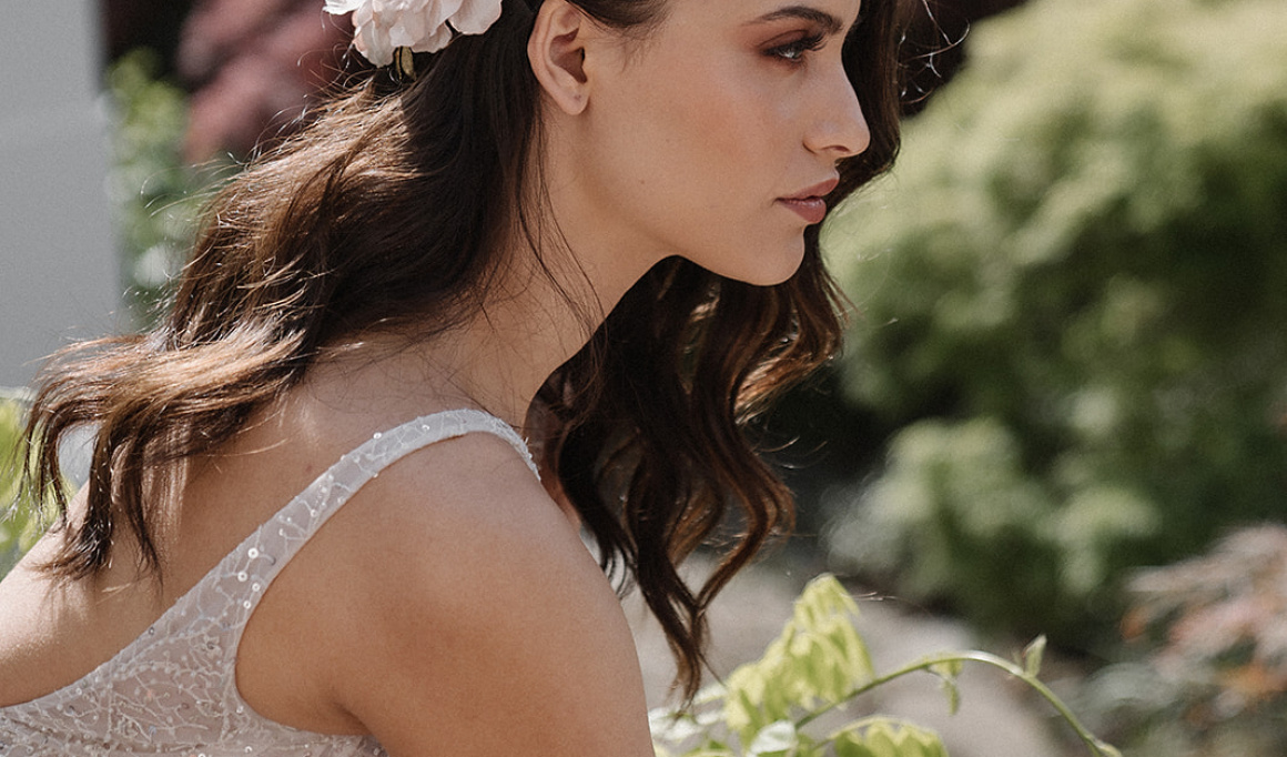 Must-have romantic blush and gold wedding headpieces