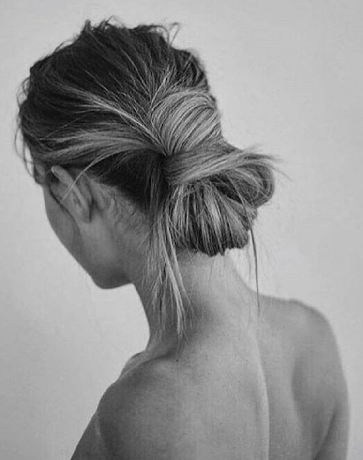 Our Favourite Updo Hairstyles For The New Season Relaxed Updos 8