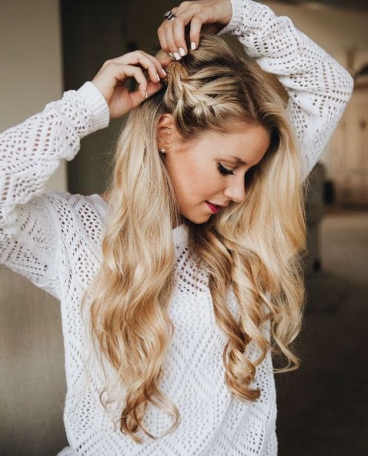 Side Braided Wavy Hair 2018 Wedding Hair Trends