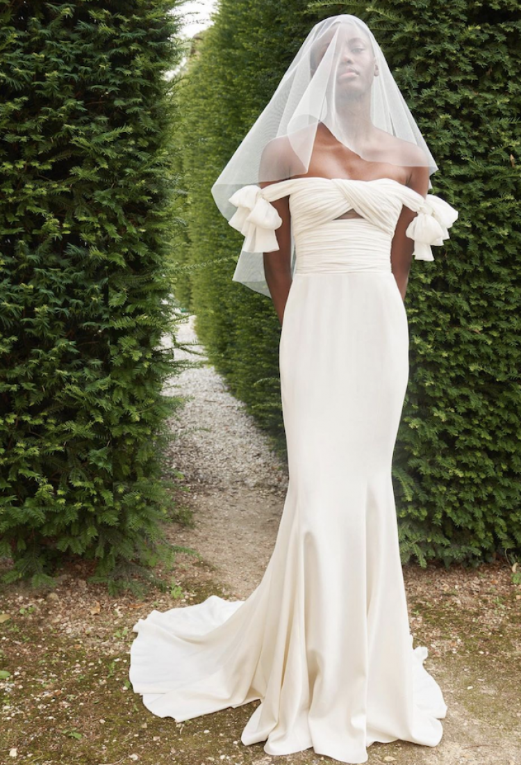 Wedding Dress With Bow And Short Veil 4